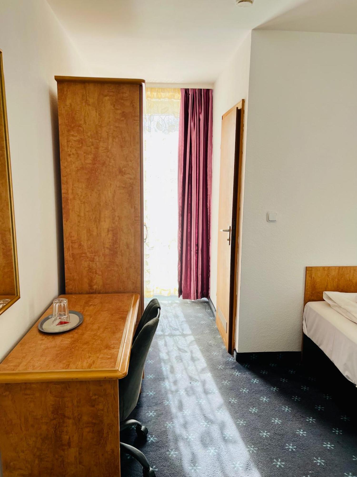 Hotel Neo Cologne Bonn Airport レスラート エクステリア 写真